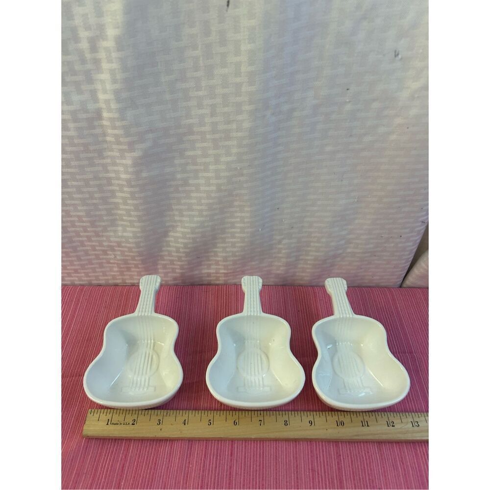 3 Dollywood Dolly guitar shaped dip food mini bowl ‎ 4"x6"